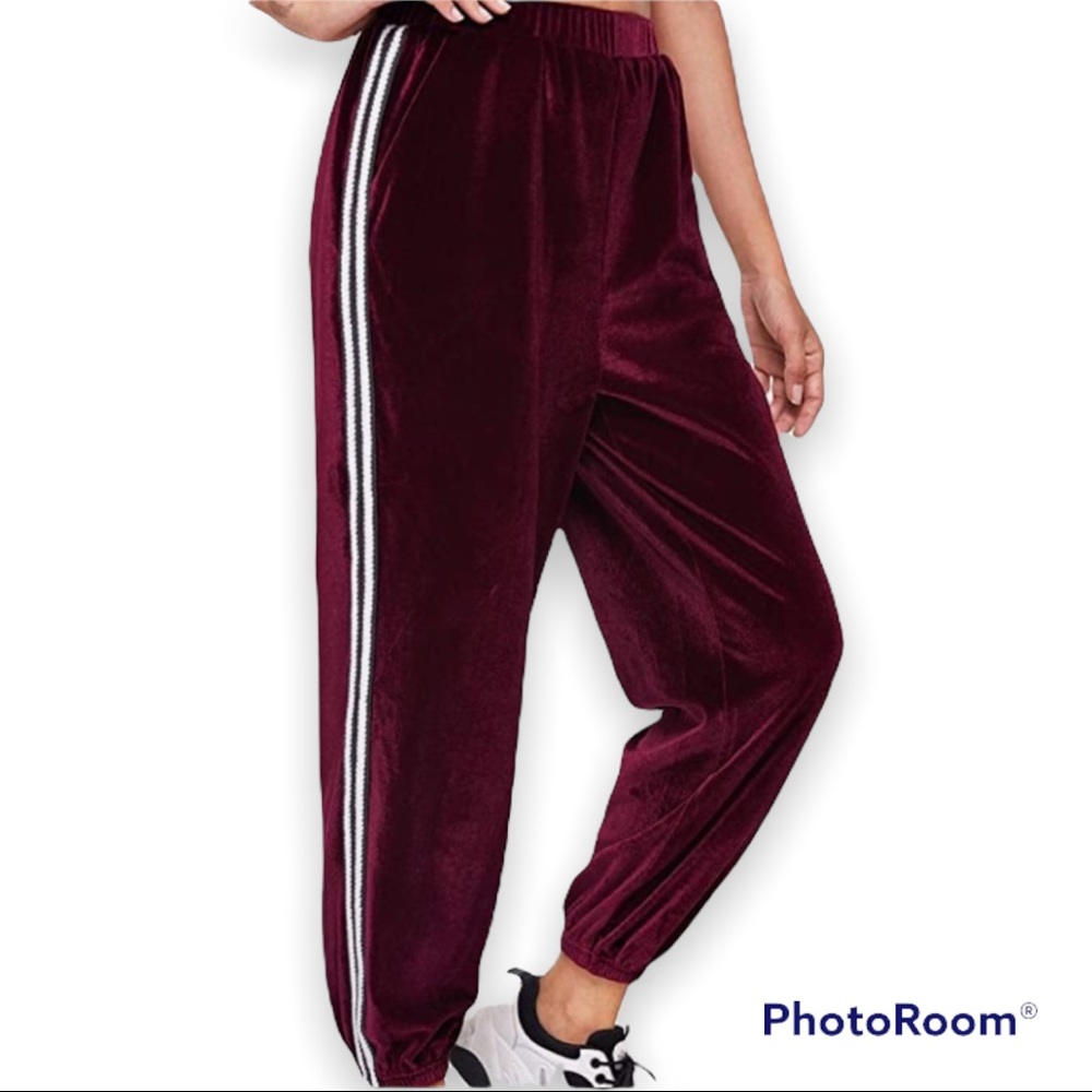 🖤✨High Waisted Red Velvet Joggers